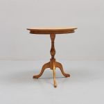 1124 4424 LAMP TABLE